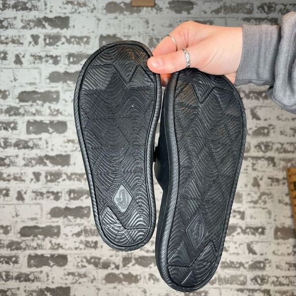 Chaco | black slip on sandals - Picture 5 of 6